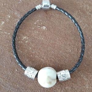 🚫 SOLD! - Black and White Howlite Beaded Bracelet